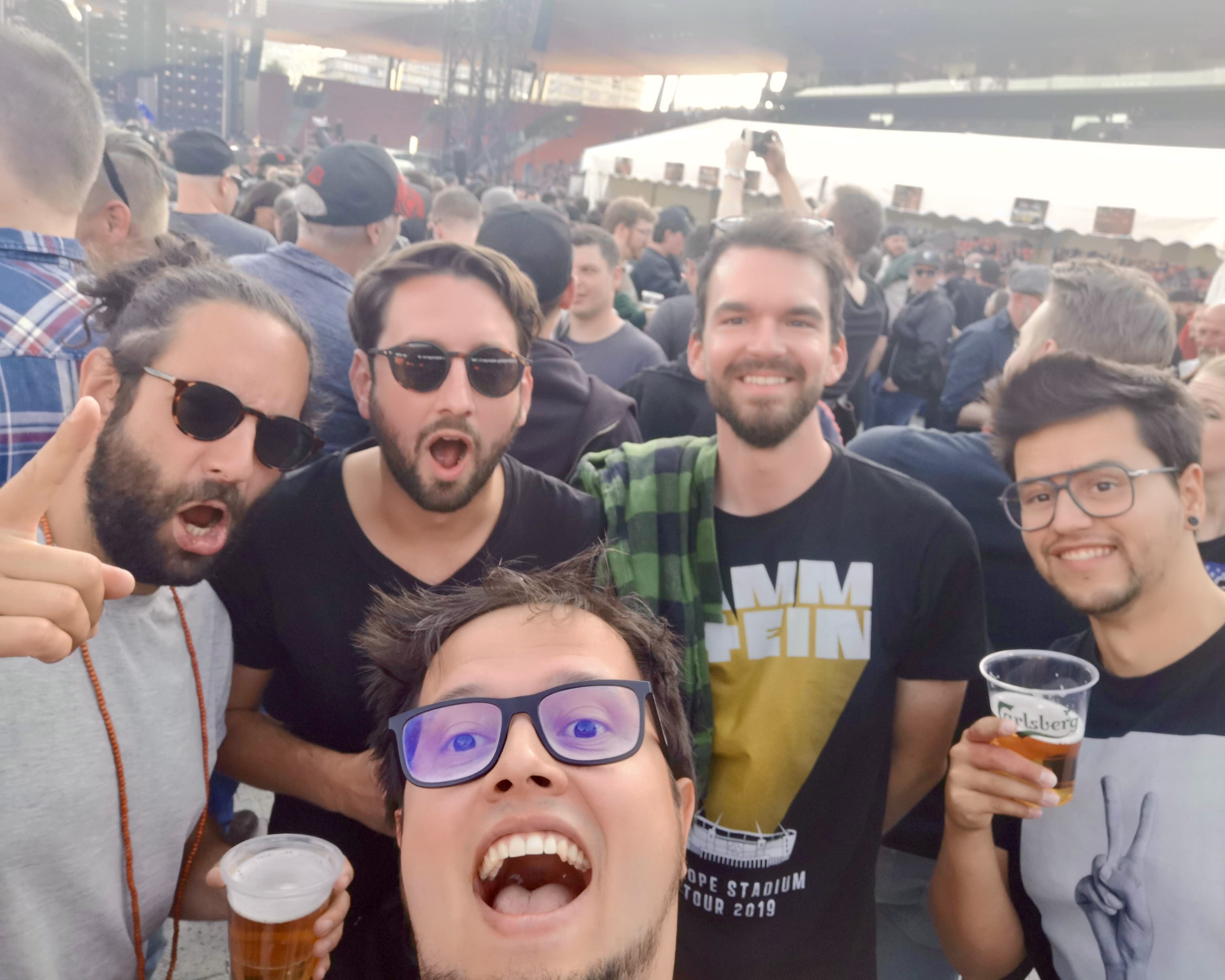 Gruppenfoto am Rammstein-Konzert.